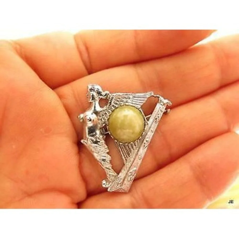 Vintage Art Deco Silver Plated Jeweled Green Cabochon Harp Angel Pin Brooch‎